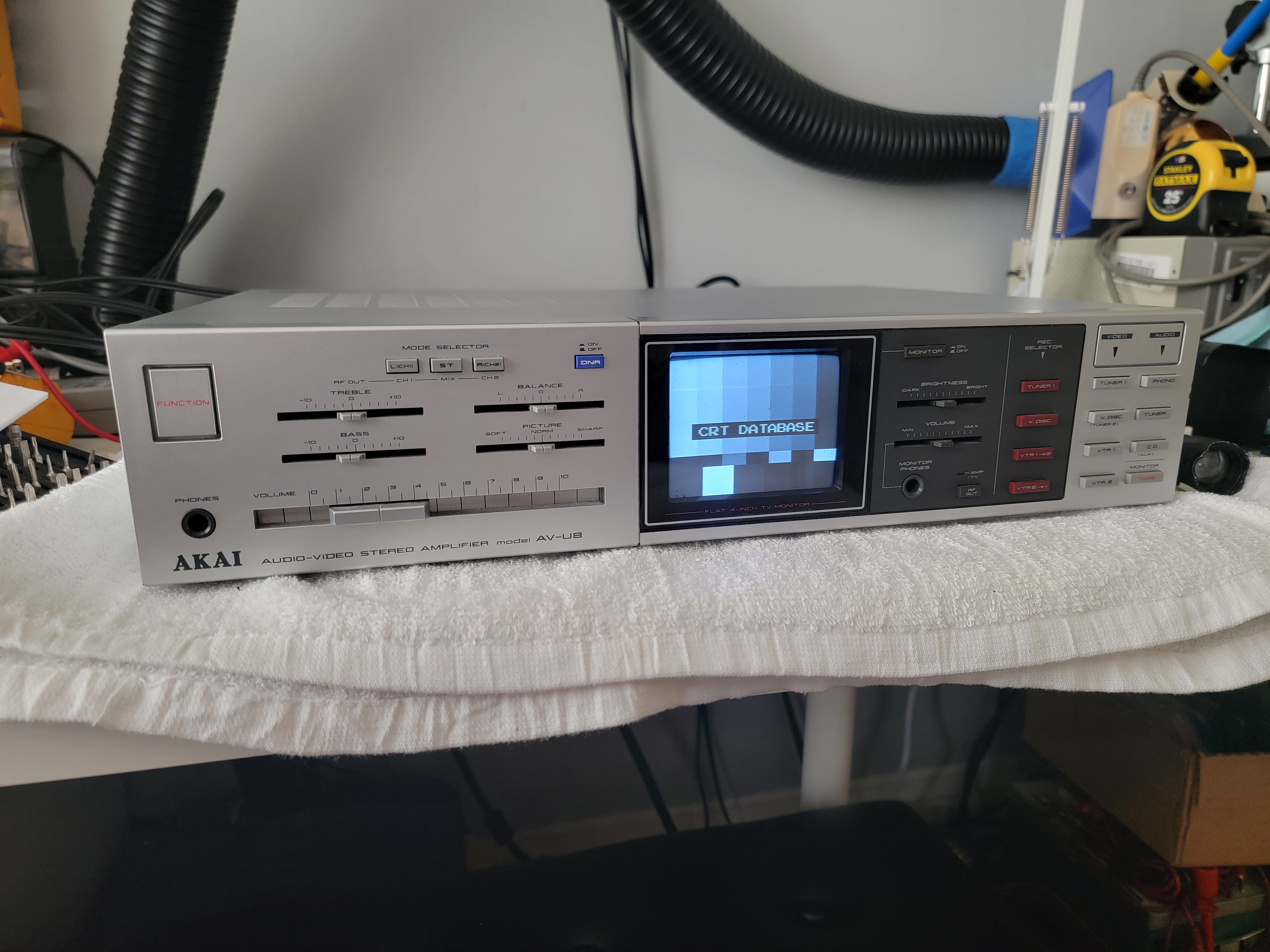 Akai AV-U8 | CRT Database