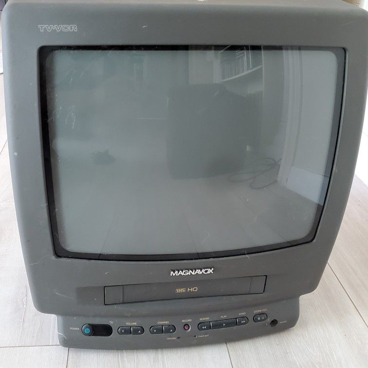Magnavox CCS138 AT01 | CRT Database