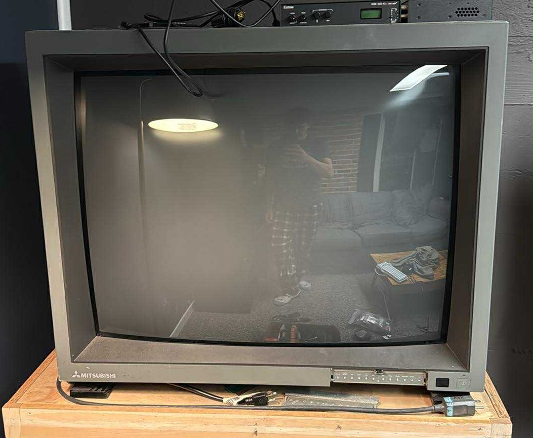 Mitsubishi XC-3725C | CRT Database