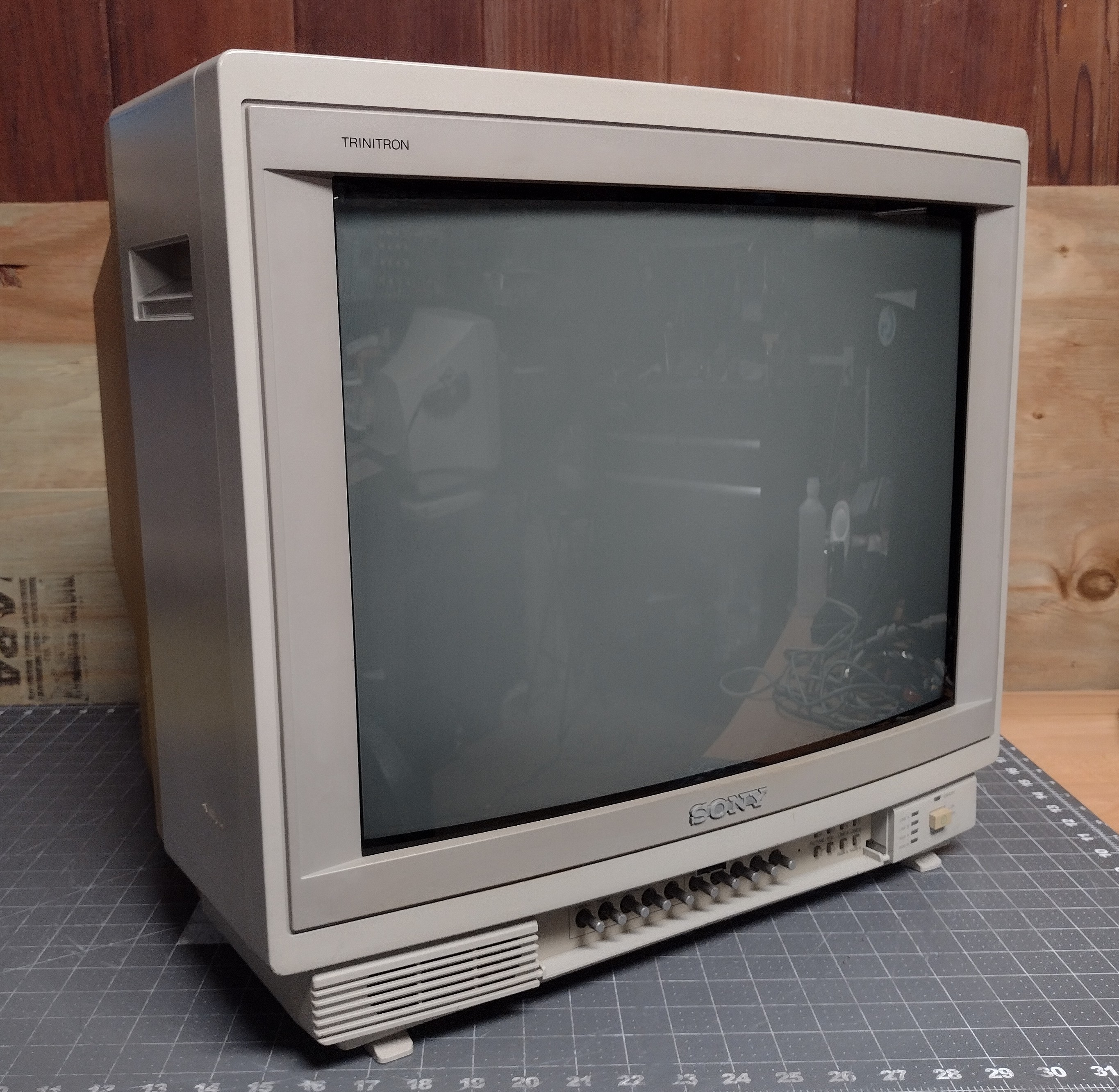 2020 crt monitor