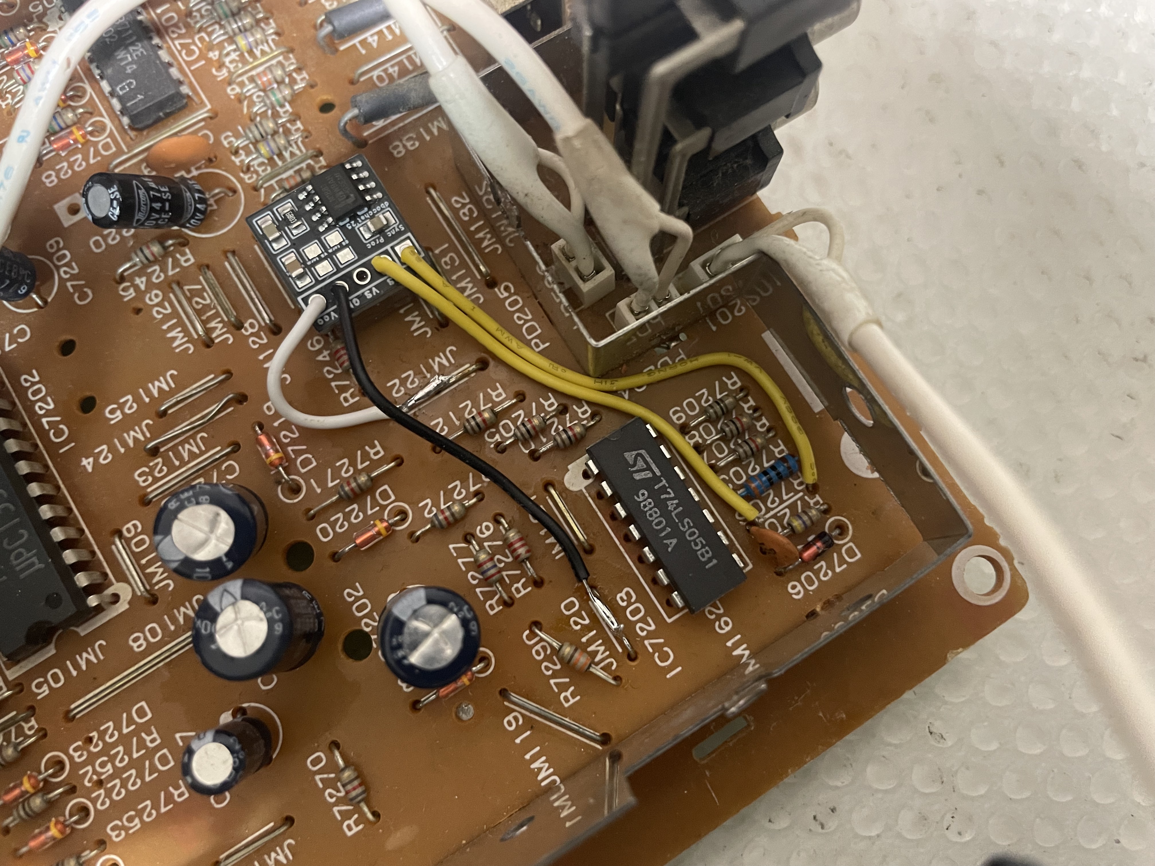 Commodore 2002 - Sync Mod | CRT Database