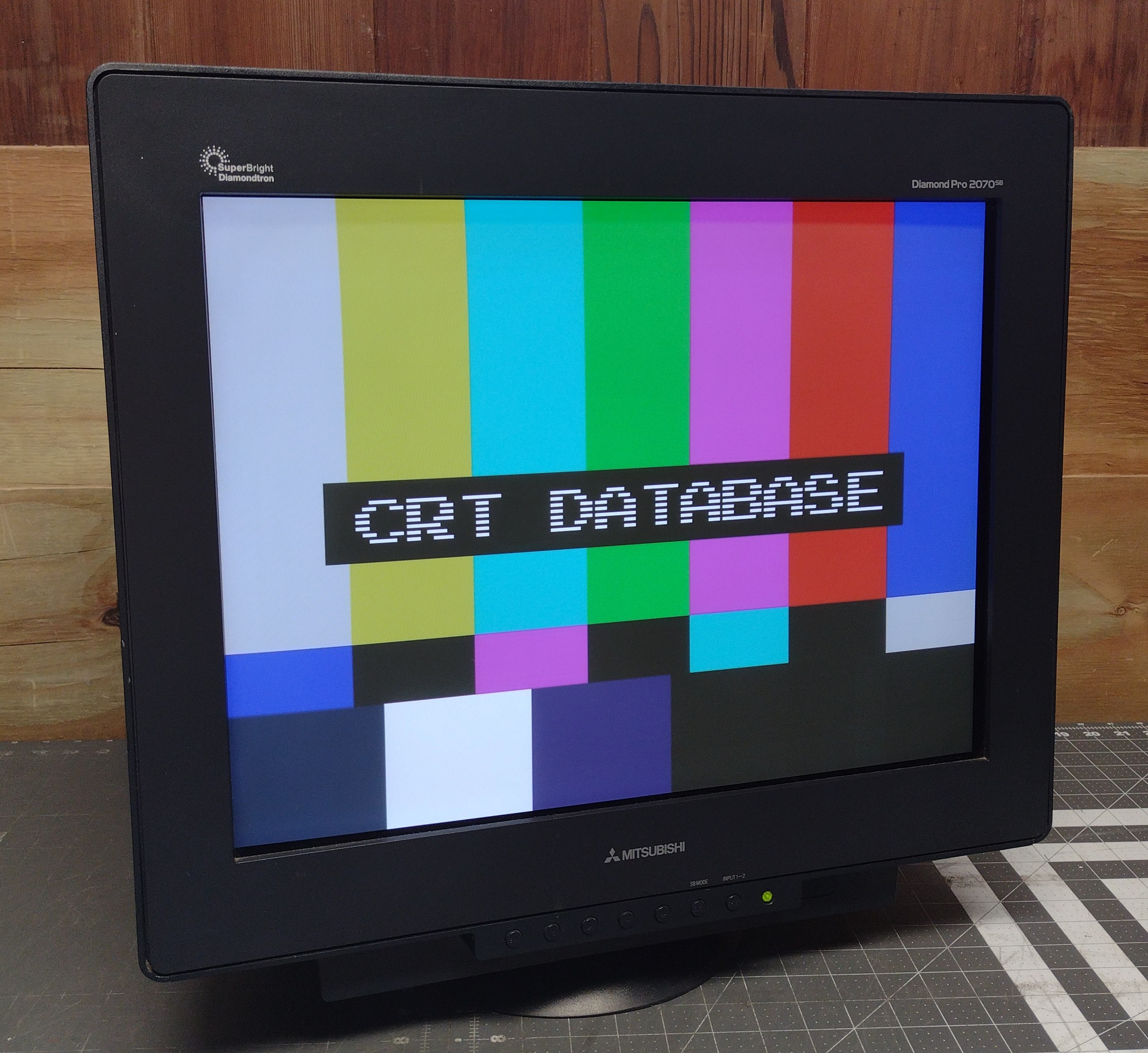 RD21GX「21インチDiamond TRONディスプレイ」 Mitsubishi Diamond Pro 2070SB | CRT Database