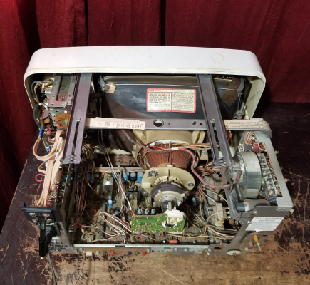 RCA EC335Y