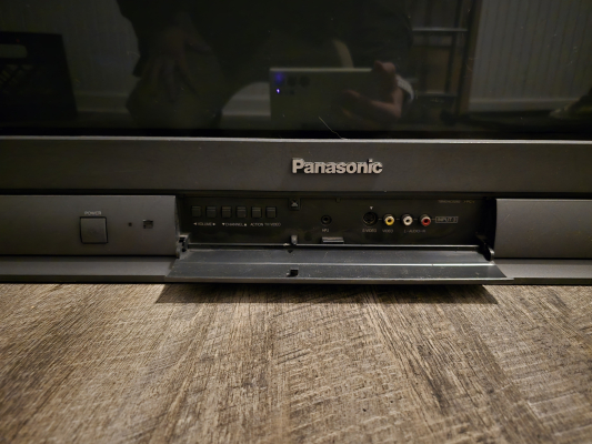 Click to view image in new tab Panasonic CT-32SX31E