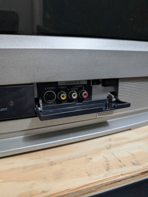 Click to view image in new tab Hitachi 36UDX10S