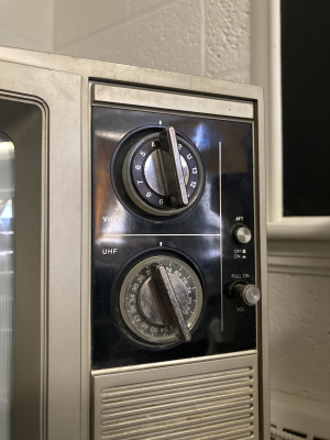 Curtis Mathes J1330MW