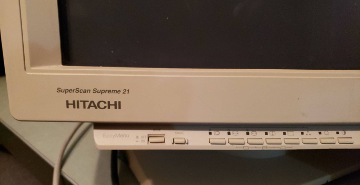 Hitachi SuperScan Supreme 21 (CM2112MU)