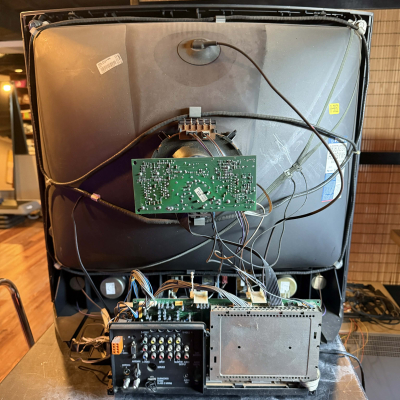 Loewe Calida 32 (CAL 2323 MB)