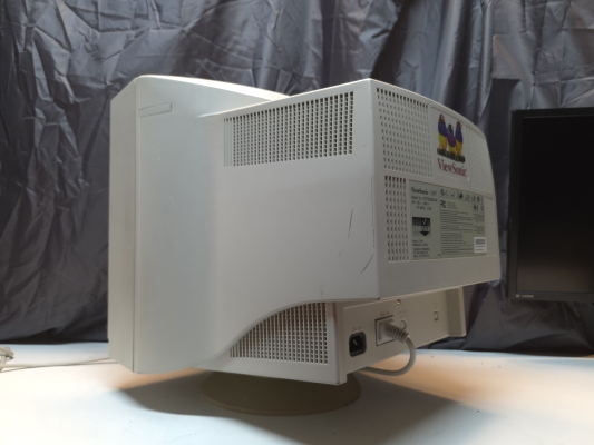 ViewSonic G90f (VCDTS23283-2M)