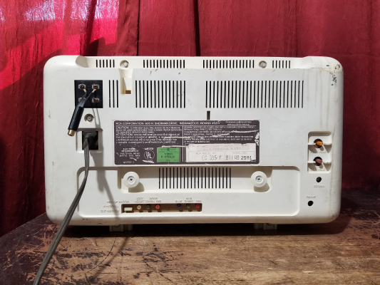 RCA EC335Y