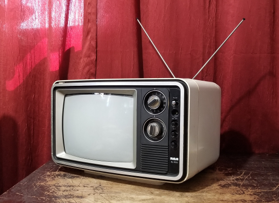 RCA EC335Y