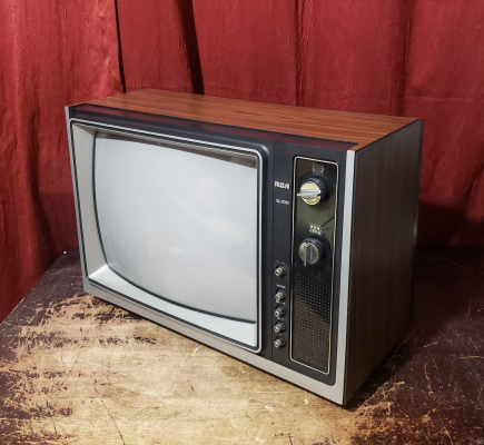 RCA Roommate FFR440W