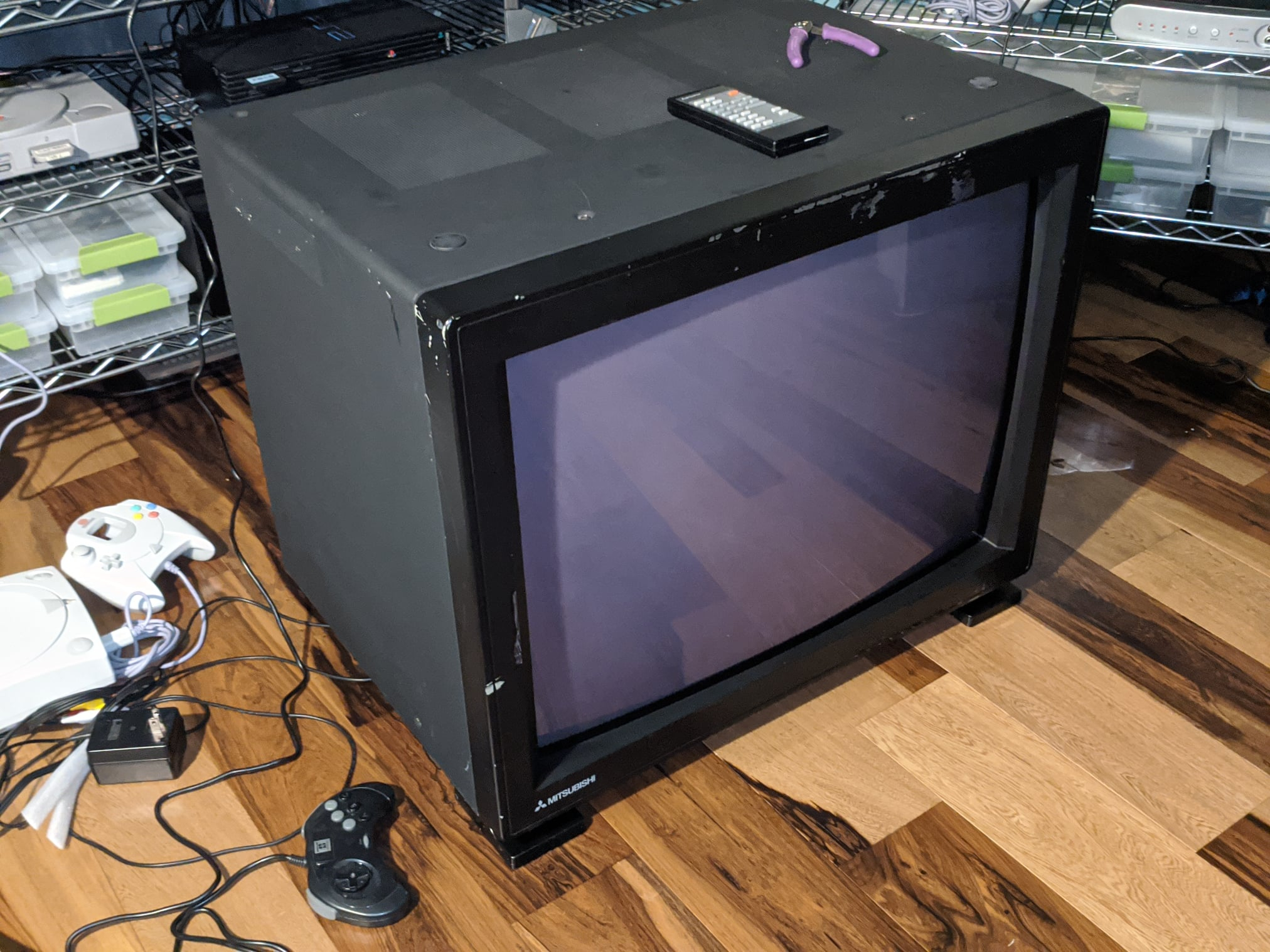 Mitsubishi XC-2935C | CRT Database