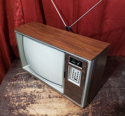Zenith Z1926W