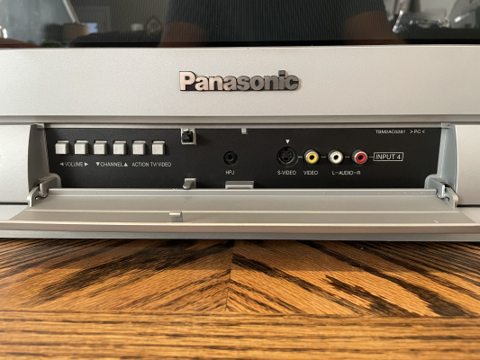 Click to view image in new tab Panasonic CT-32HXC14J