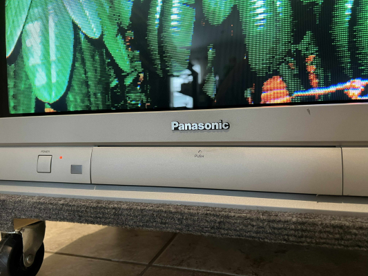 Click to view image in new tab Panasonic CT-27SC14J