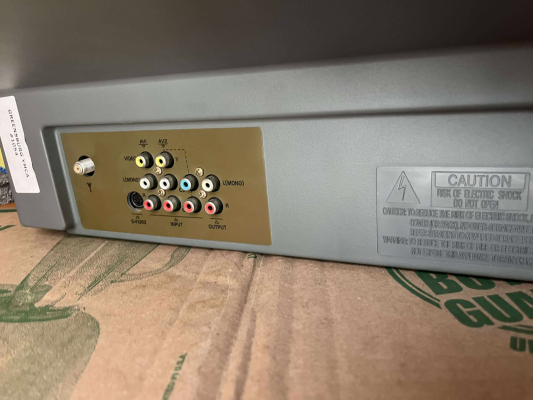 Akai CFT2726