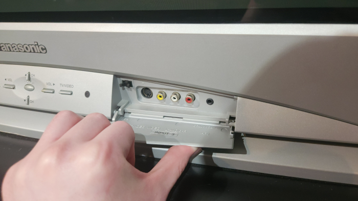 Click to view image in new tab Panasonic CT-36SL13G