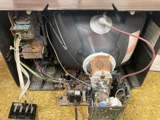 Click to view image in new tab Curtis Mathes J1330MW