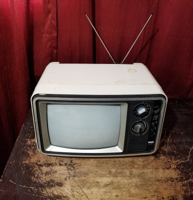 RCA EC335Y