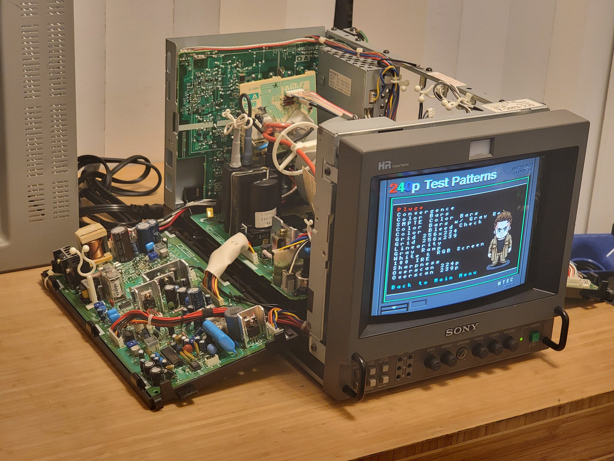 Sony PVM-8044Q | CRT Database