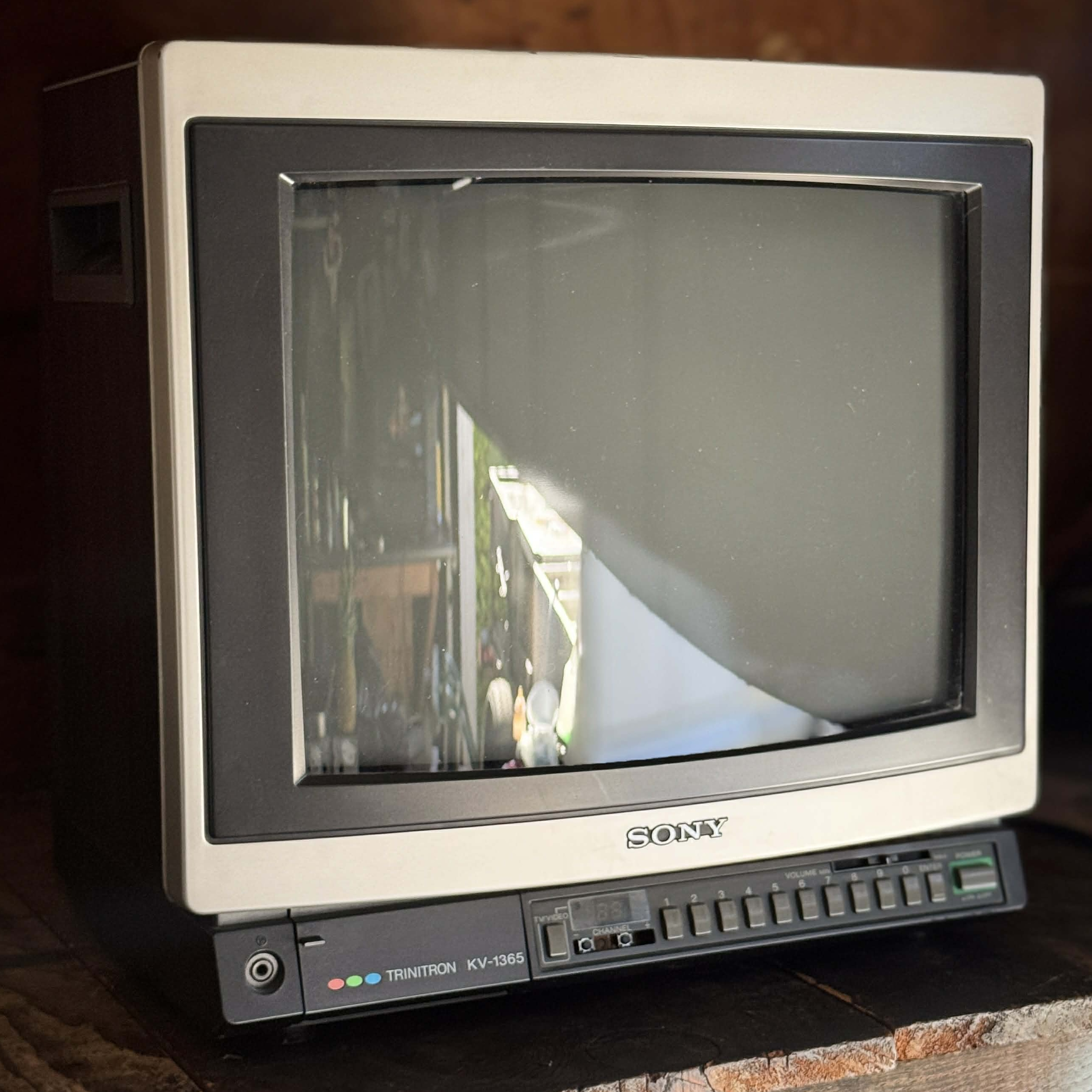SONY アナログテレビ KV-1365 オレンジ Sony KV-1365 | CRT Database