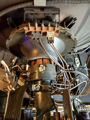 Loewe Calida 32 (CAL 2323 MB)