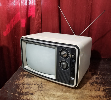 RCA EC335Y