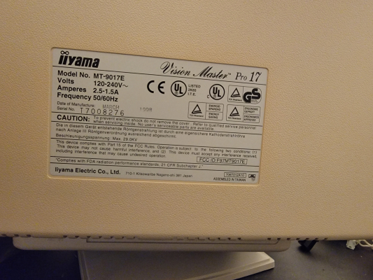 Iiyama Vision Master Pro 17