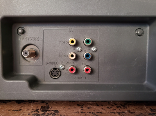 Click to view image in new tab Panasonic CT-27SC15