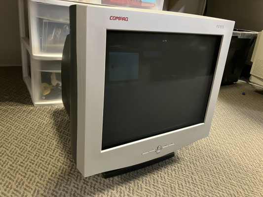 Compaq FS7555 (P8720AA)