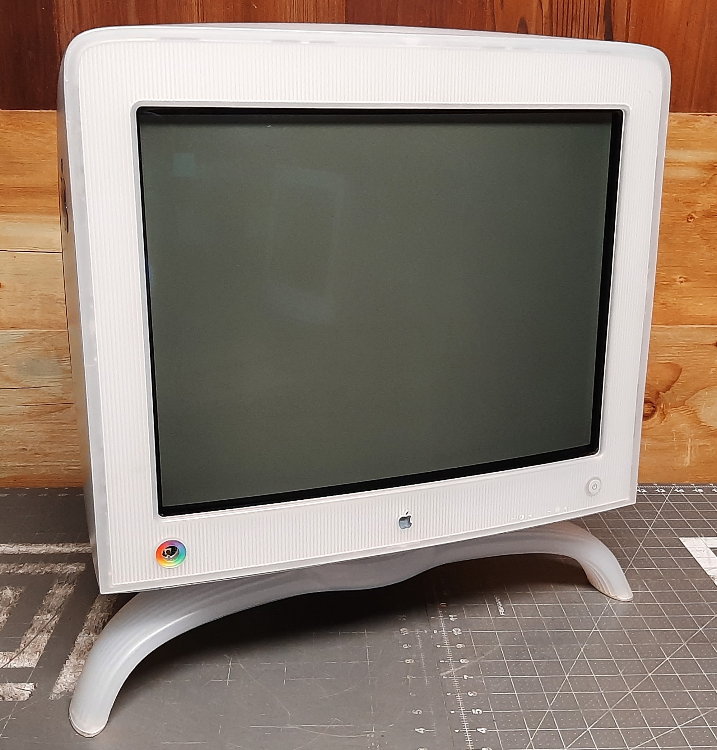 Apple Studio Display 21 (M4868) | CRT Database